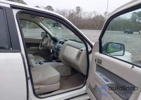 2009 Mercury Mariner V6 z USA, uszkodzony, nr VIN 4M2CU81G09KJ26379